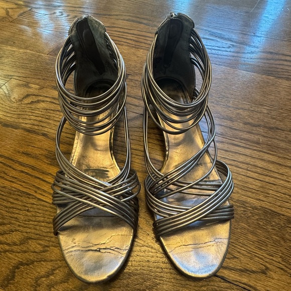 Nine West Elegant Bronze Strappy Sandals, size 8.5 - Picture 1 of 8